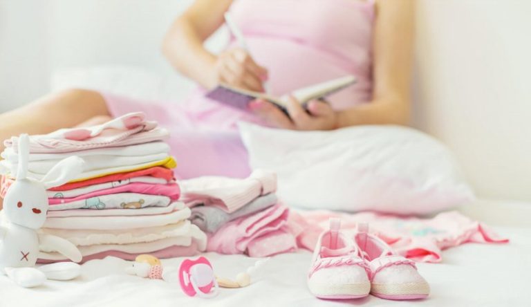 Chuẩn bị đi sinh thường: Những điều mẹ bầu cần biết để vào viện thật chủ động