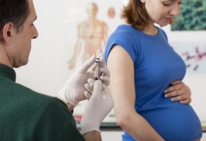 Mẹ bầu cần tiêm phòng những gì? Lịch tiêm chuẩn theo Bộ Y tế