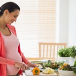 Mẹ bầu ăn cay được không? Ăn cay có ảnh hưởng đến thai nhi không?