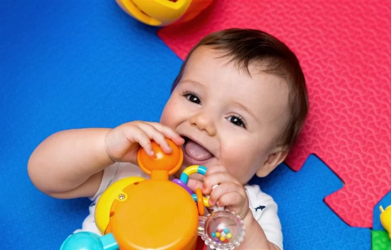 Lịch sinh hoạt cho bé 0–3 tháng: Gợi ý khoa học & linh hoạt cho mẹ mới