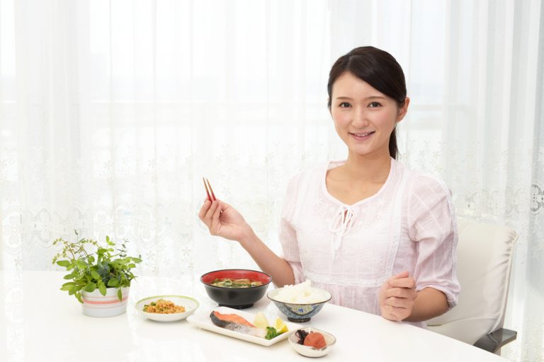 Sau Sinh Bao Lâu Thì Ăn Uống Bình Thường Lại? Mẹ Cần Biết Để Hồi Phục An Toàn