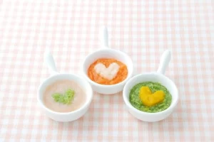 So sánh BLW và ăn dặm kiểu Nhật: Nên chọn phương pháp nào cho bé?