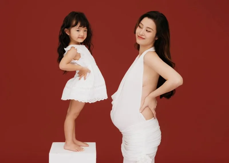 Kiểu chụp mẹ bầu cùng con