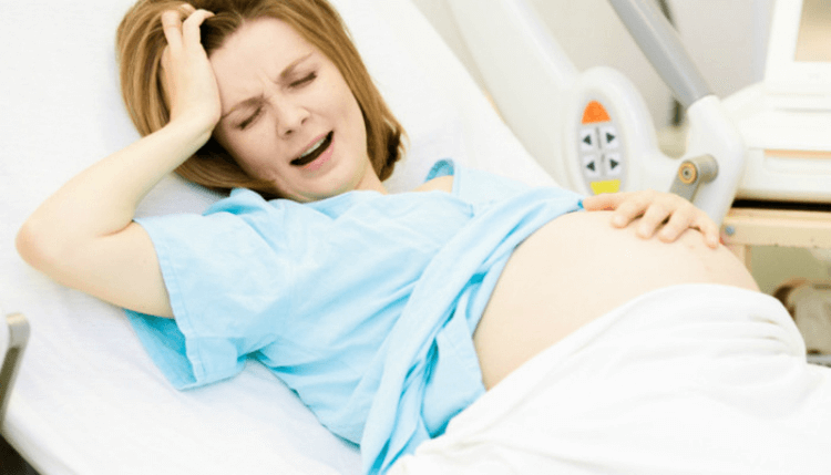 mẹ đau bụng từng cơn sắp sinh