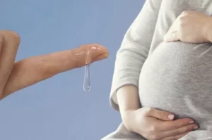 Khí hư khi mang thai có bình thường không? Khi nào mẹ cần lo lắng?