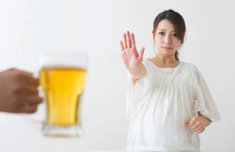mẹ bầu kiêng bia rượu