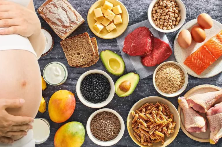 Mẹ bầu nên ăn gì? Hướng dẫn dinh dưỡng đầy đủ cho thai kỳ khỏe mạnh